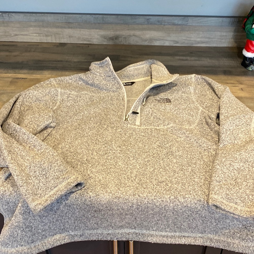 North face quarter zip pull over XXL gray